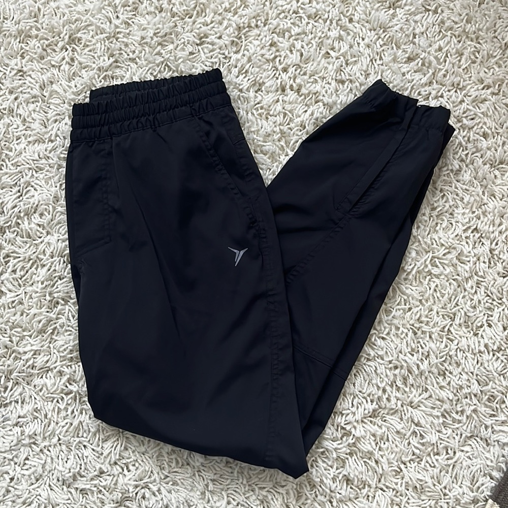 Old Navy active windbreaker pants